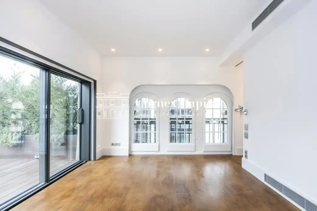 Außenansicht von Maisonette zum Verkauf in Barcelona mit Heizung, Terrasse und Abstellraum