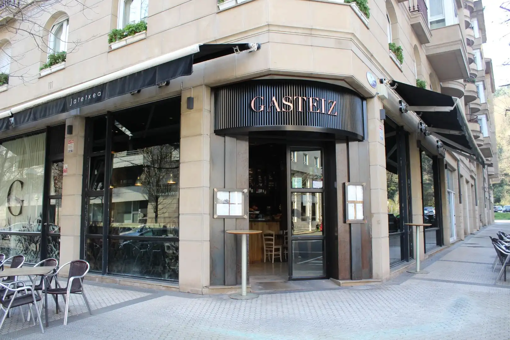 Local en venda en Donostia - San Sebastián  amb Aire condicionat i Moblat