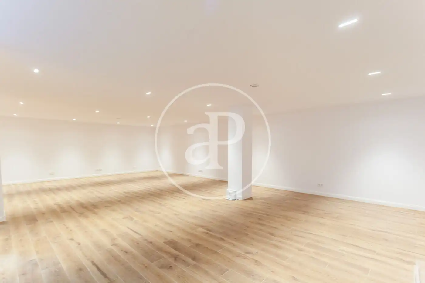 Casa aparellada amb piscina en venda a C. Tallín, imagen 28