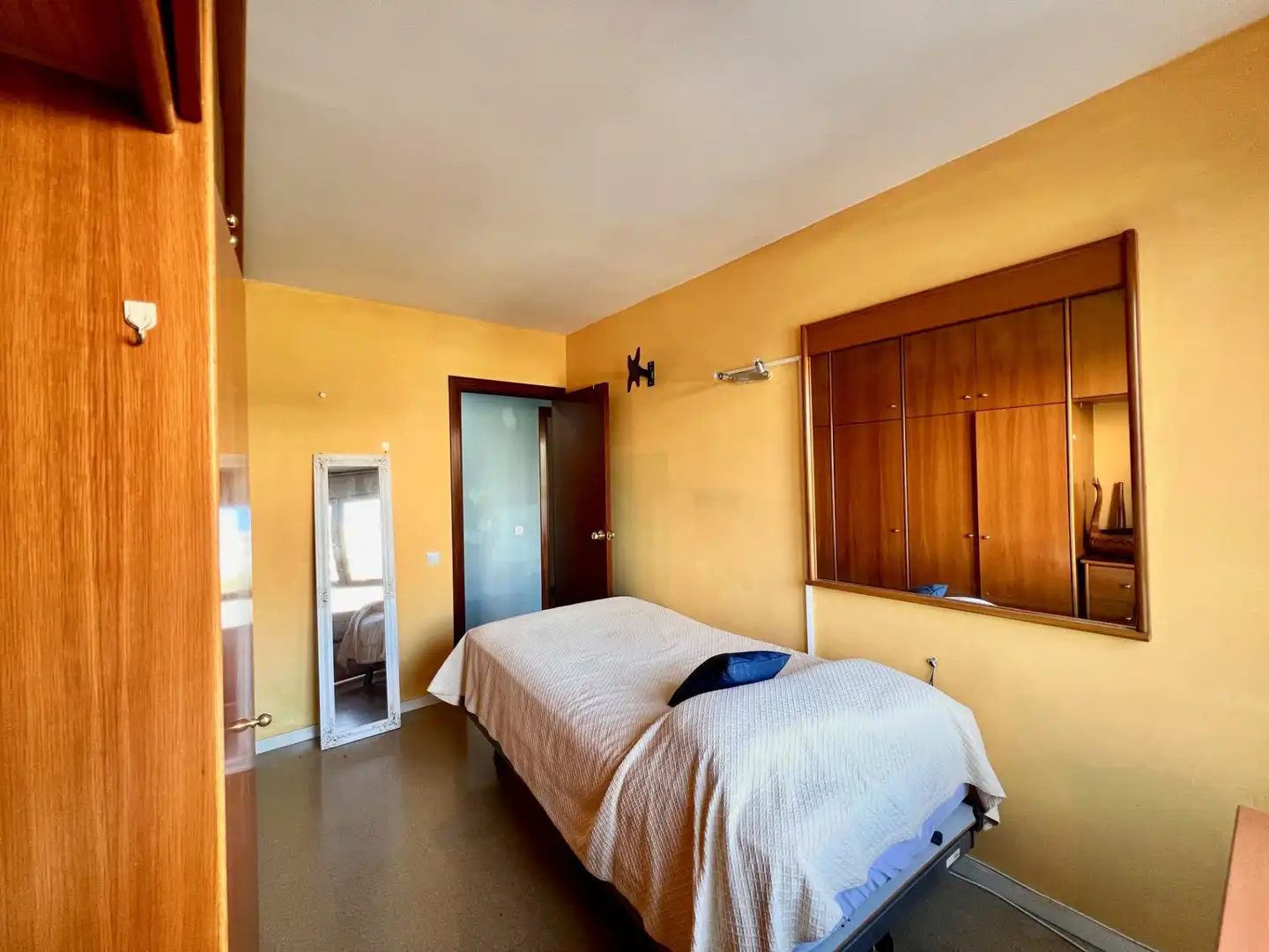 Habitación de Piso en venta en Sabadell con Aire acondicionado, Trastero y Balcón