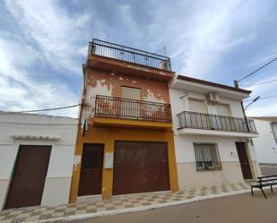 Vista exterior de Edifici en venda en La Roda de Andalucía