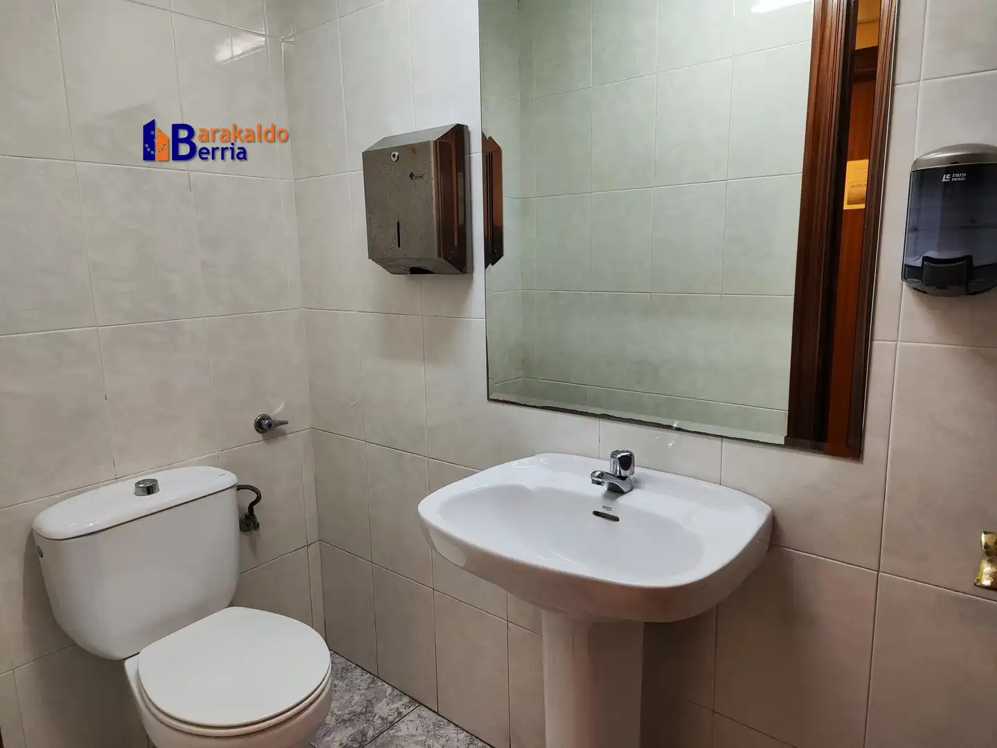 Bathroom of Office for sale in Barakaldo   with Furnished