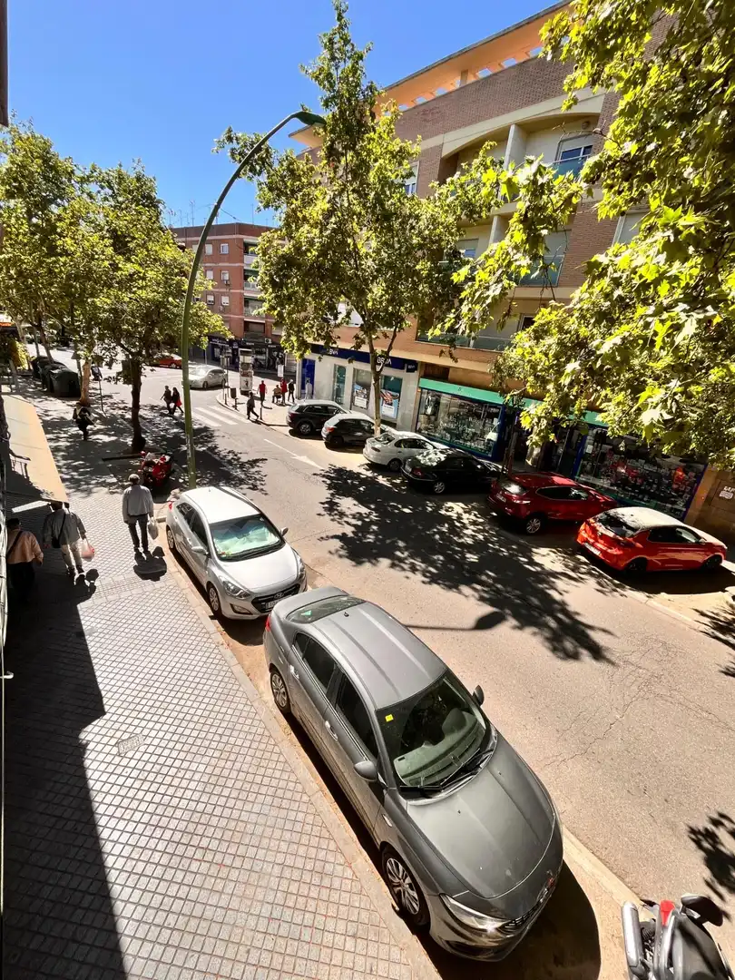Vista exterior de Piso en venta en Córdoba con Terraza y Amueblado