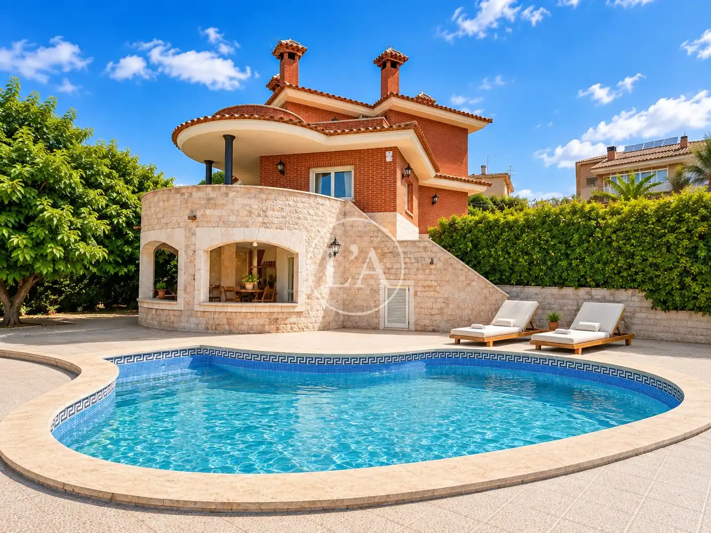 Villa con piscina in vendita a Carrer Xaloc