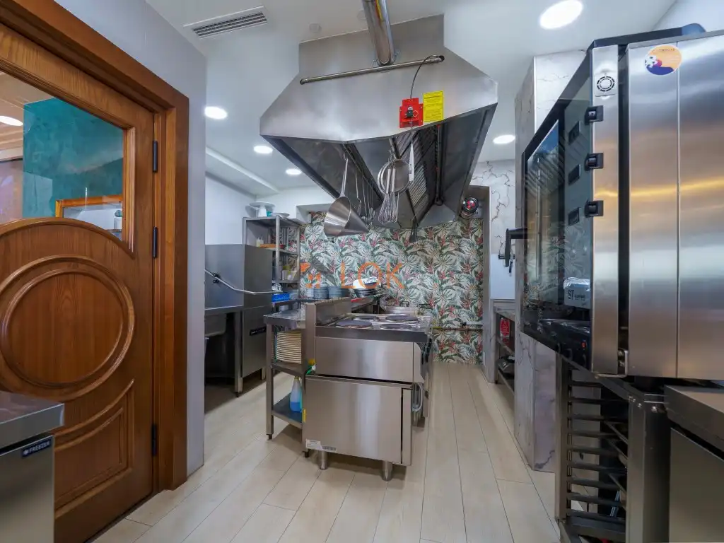 Kitchen of Commercial properties for sale in Torremolinos