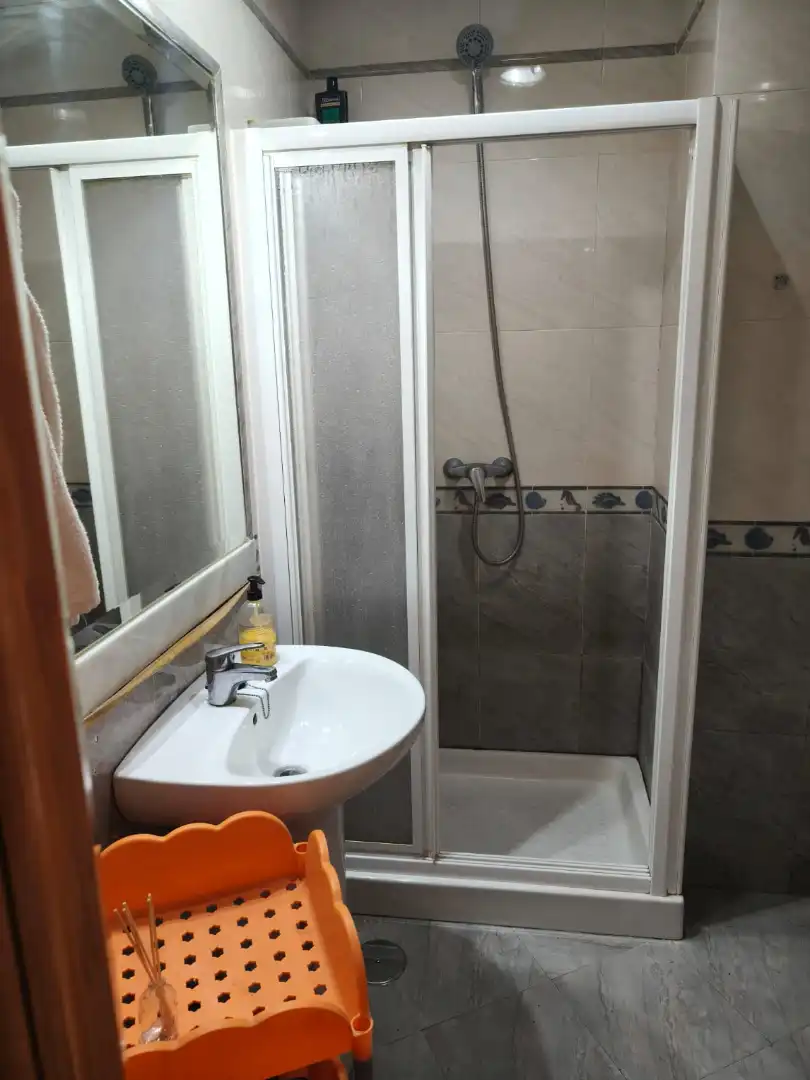 Bany de Pis de lloguer en Granada amb Aire condicionat, Moblat i Rentadora