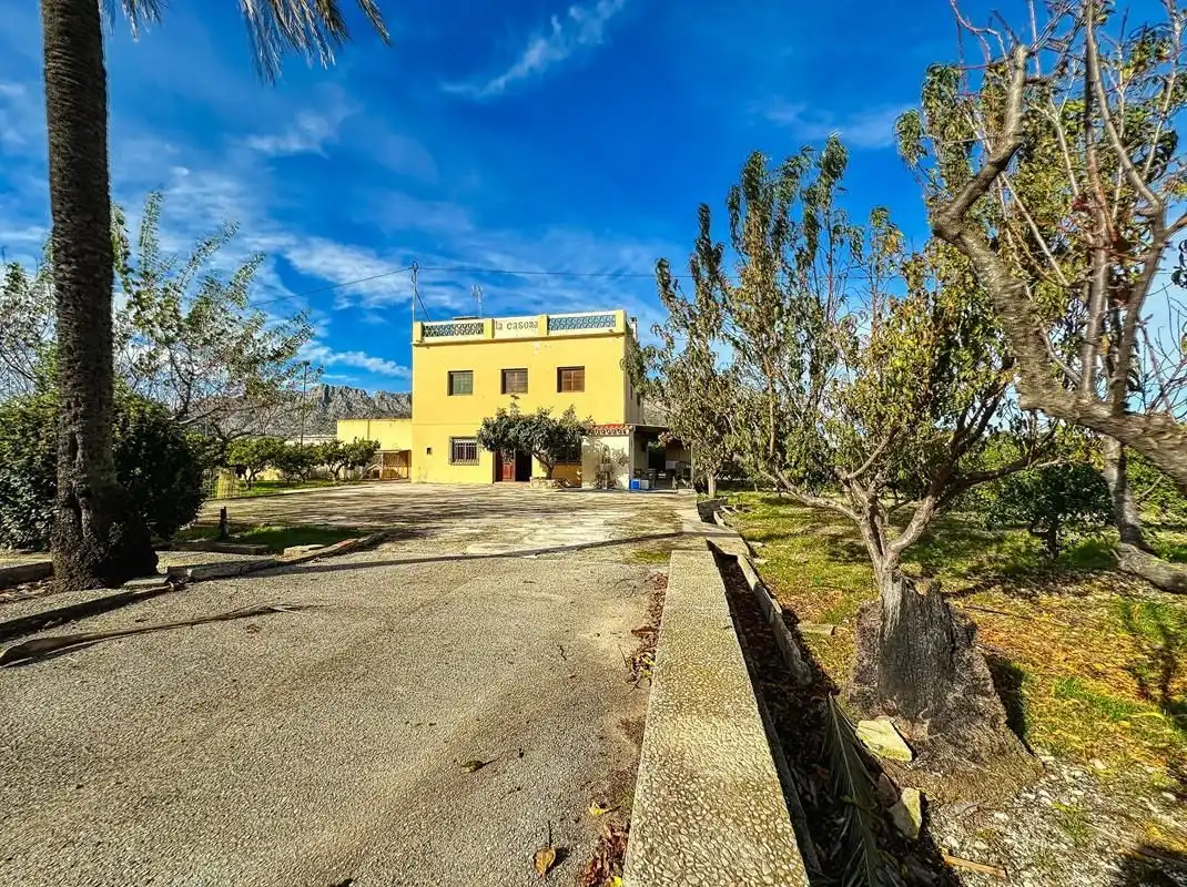 Vista exterior de Casa o xalet en venda en Beniarbeig amb Jardí privat, Terrassa i Traster