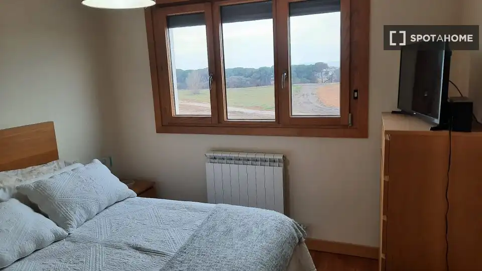 Dormitori de Apartament per a compartir en Valladolid amb Aire condicionat, Terrassa i Moblat