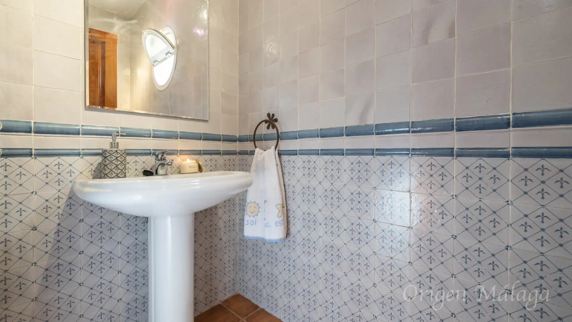 Baño de Casa adosada en venta en Vélez-Málaga con Calefacción, Jardín privado y Terraza