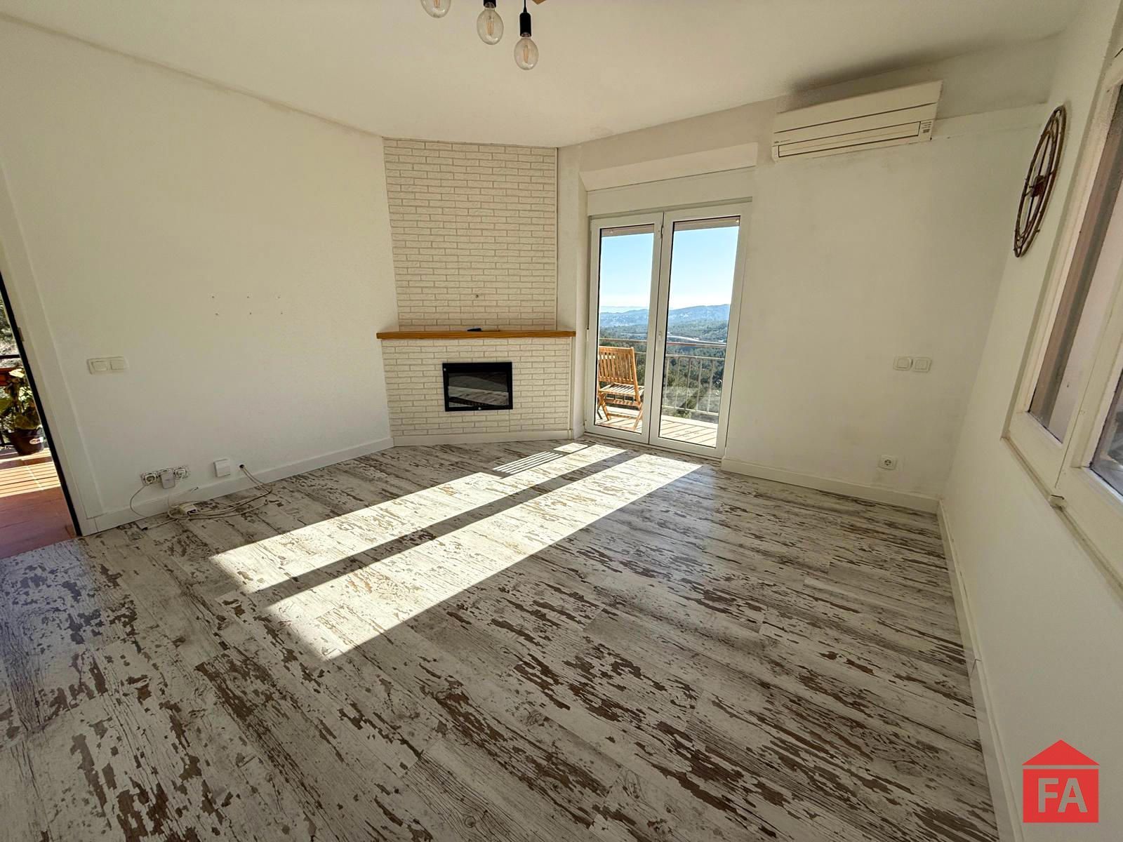 Sala d'estar de Casa o xalet en venda en Rodonyà amb Calefacció, Traster i Piscina