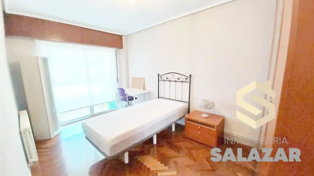 Flat for rent in Haro Plaza, Santutxu - Basarrate