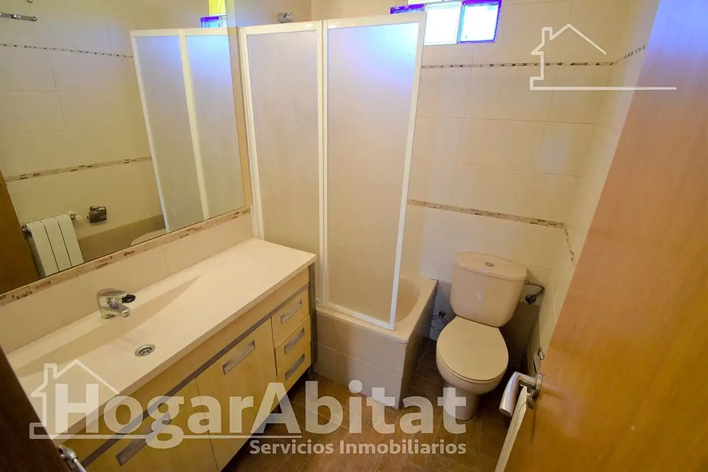 Badezimmer von Haus oder Chalet zum Verkauf in Castellón de la Plana / Castelló de la Plana mit Terrasse, Abstellraum und Schwimmbad