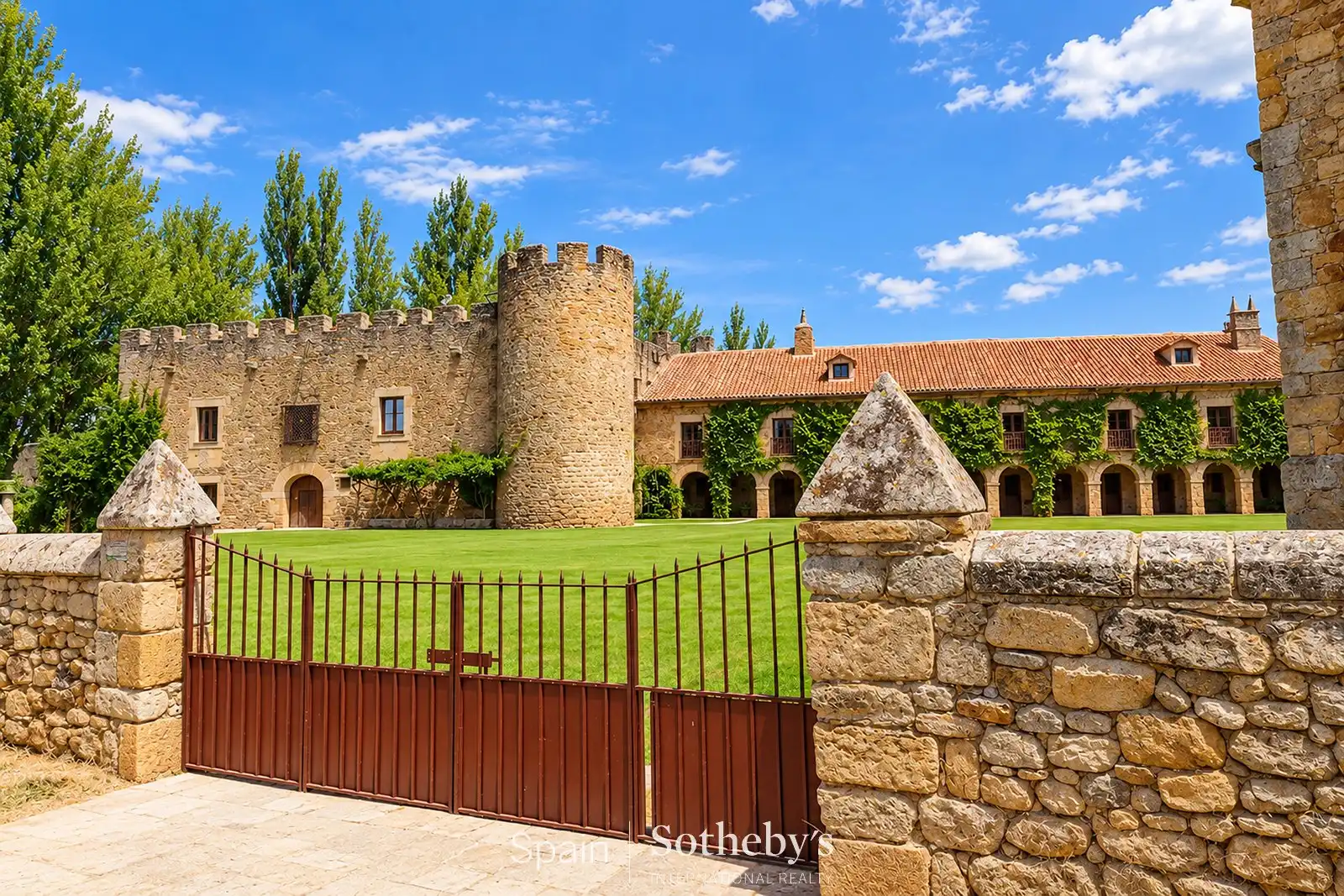 Vista exterior de Finca rústica en venta en Almarza, Soria