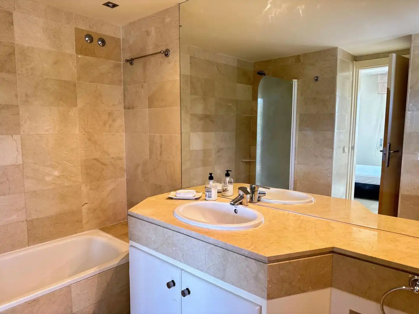 Apartament amb terrassa de lloguer a Río Real - Los Monteros, imagen 21