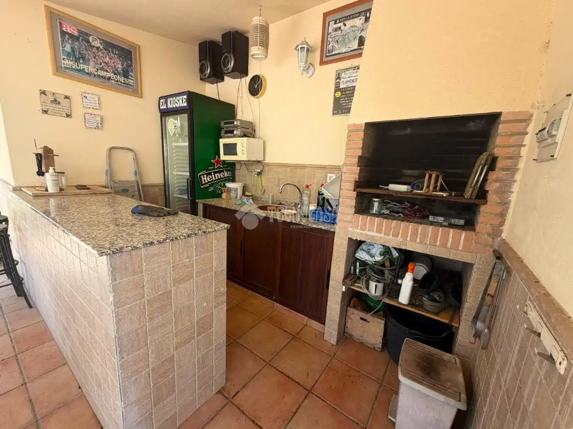 Cocina de Casa o chalet en venta en Badajoz con Aire acondicionado, Jardín privado y Piscina