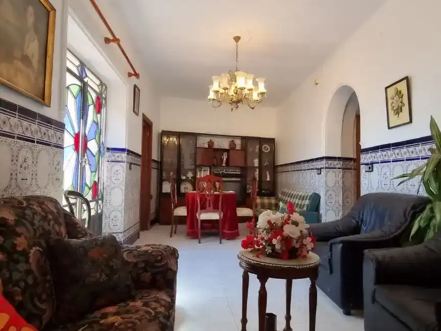 Sala d'estar de Casa adosada en venda en Calañas