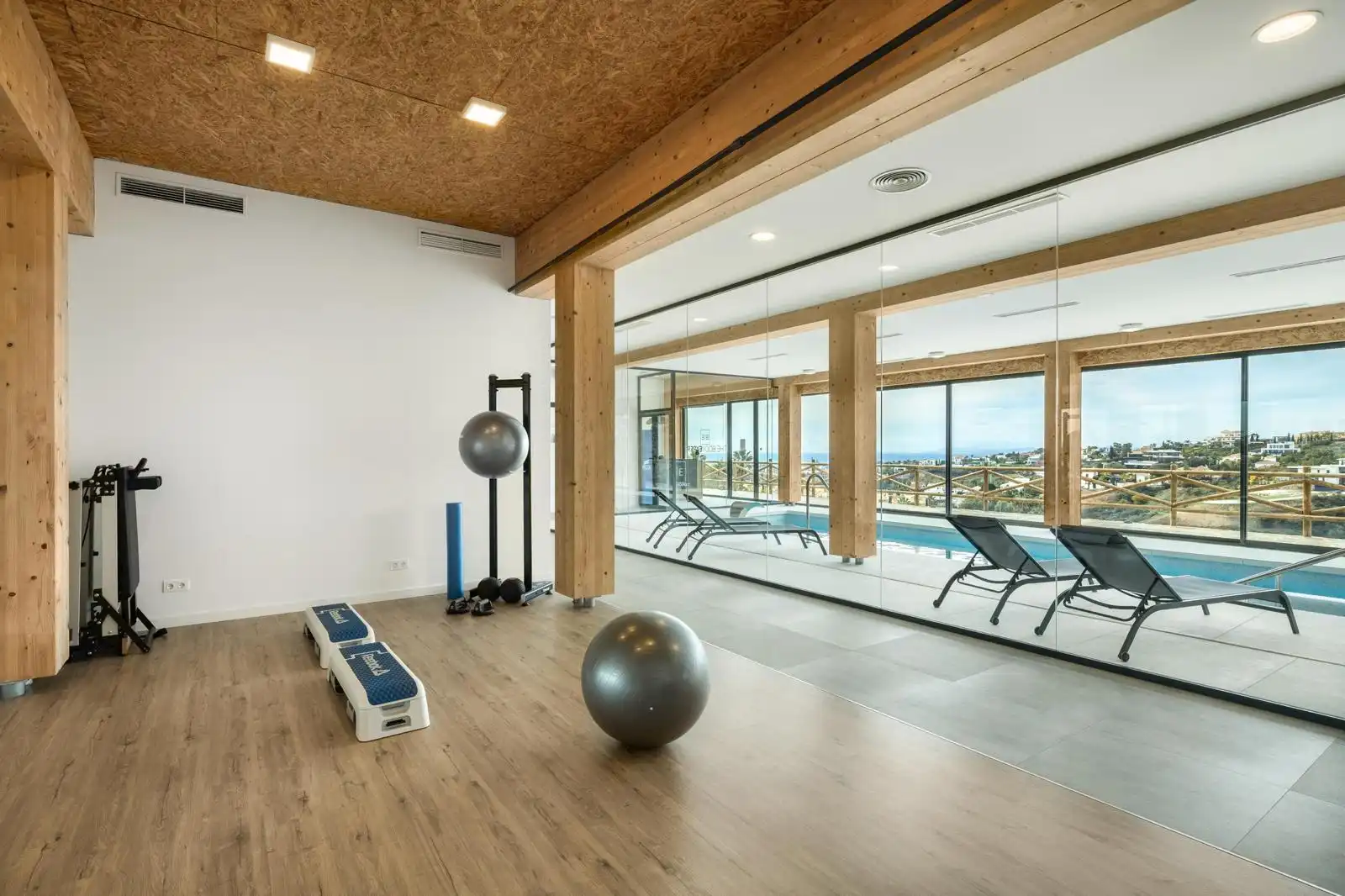 Attic for sale in Benahavís  with Terrace, Furnished and Oven