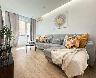 Living room of Apartment to rent in  Madrid Capital  with Air Conditioner and Balcony