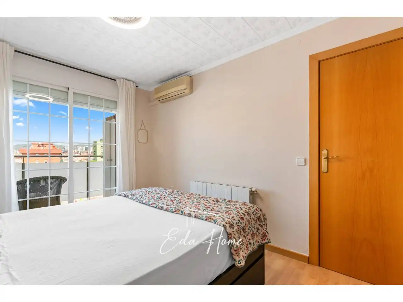 Bedroom of Flat for sale in Cornellà de Llobregat  with Air Conditioner, Heating and Parquet flooring