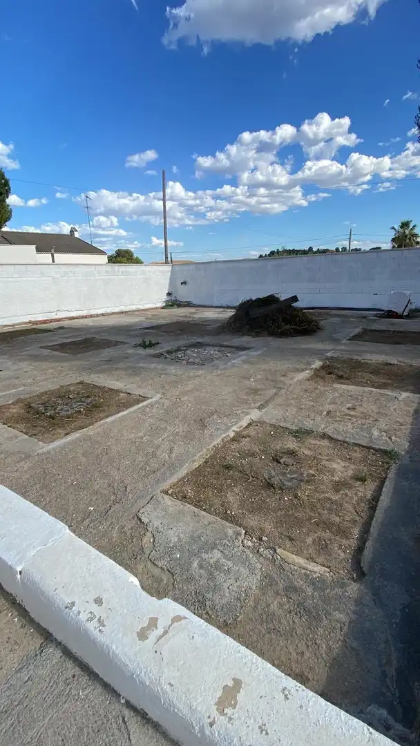 Aparcament de Casa o xalet en venda en La Pobla de Vallbona amb Aire condicionat, Terrassa i Piscina comunitària