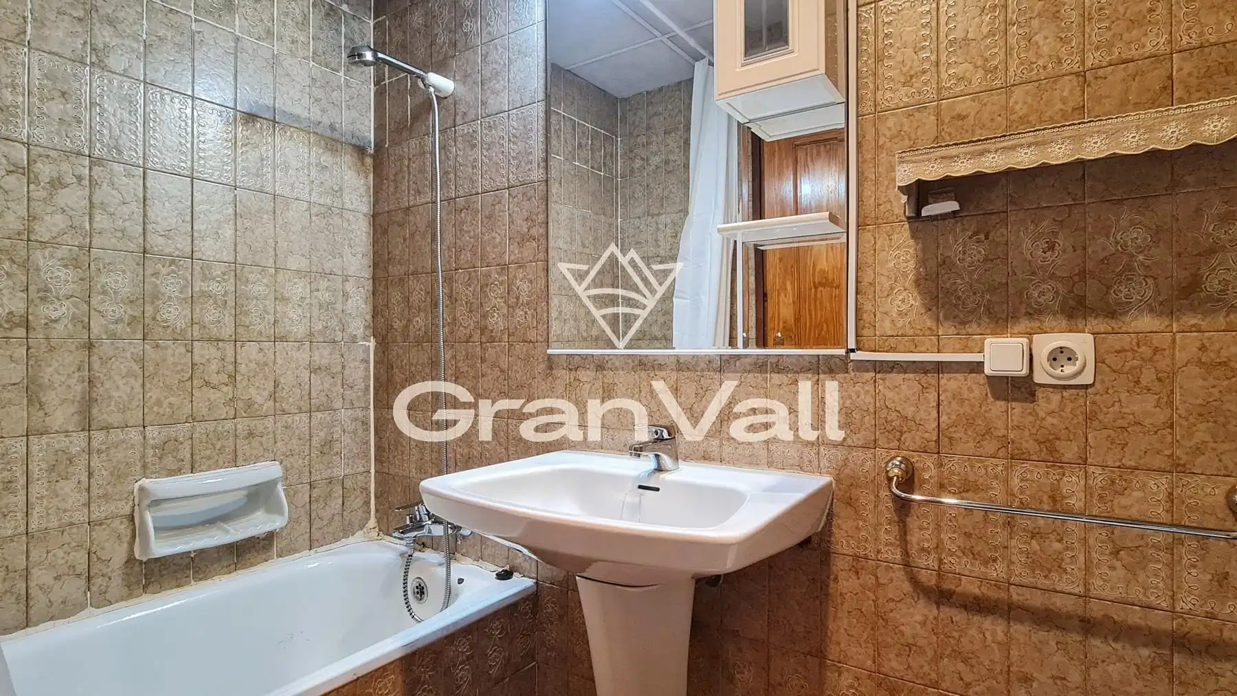 Bany de Apartament en venda en Puigcerdà amb Calefacció, Parquet i Terrassa