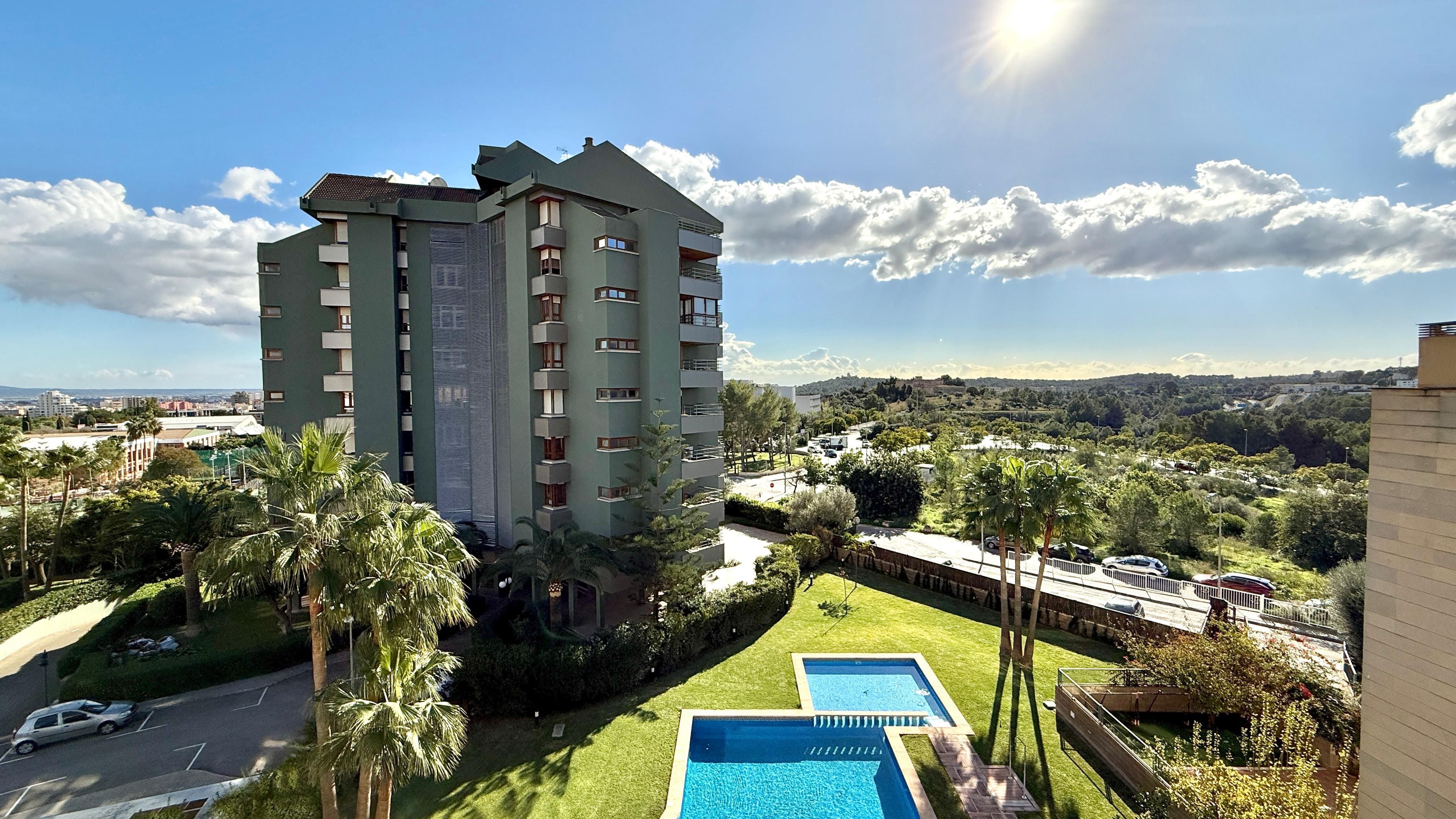 Vista exterior de Àtic en venda en  Palma de Mallorca amb Aire condicionat, Moblat i Piscina comunitària