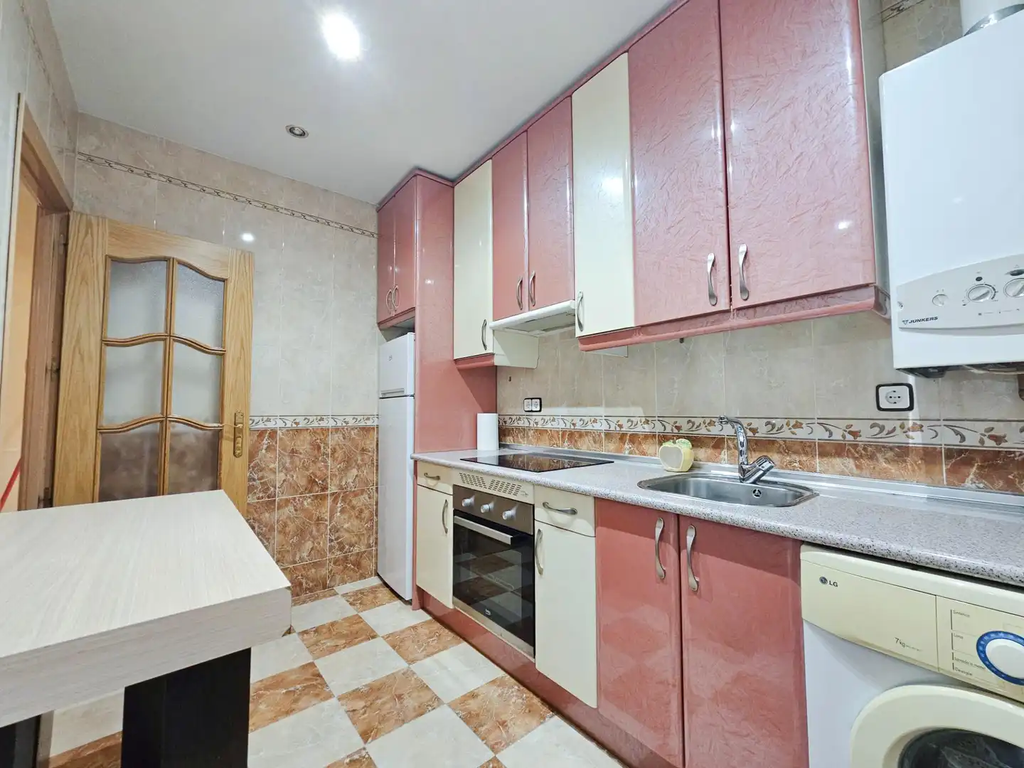 Kitchen of Ground floor for sale in Madrid