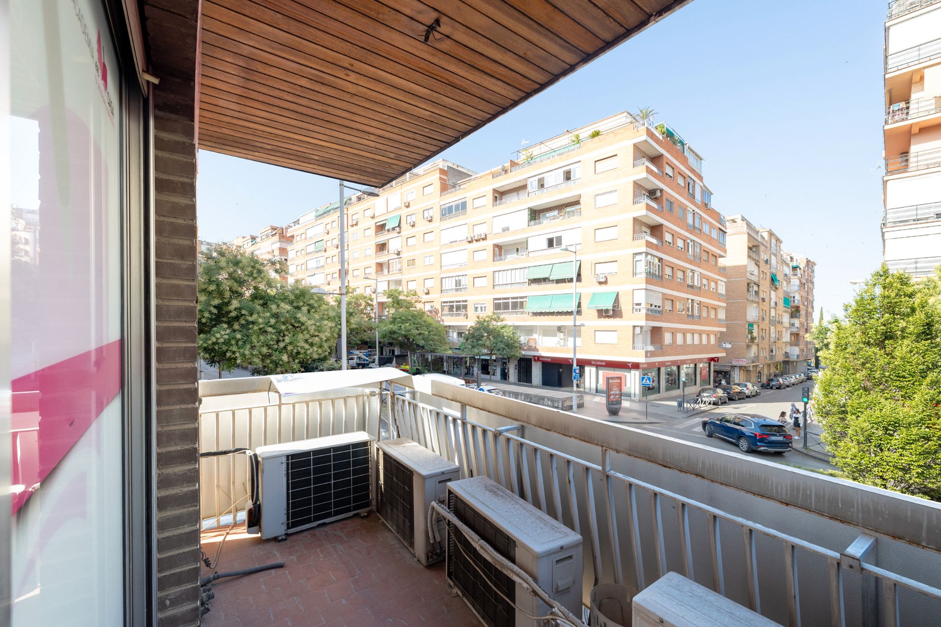 Terrassa de Oficina de lloguer en  Granada Capital amb Calefacció i Balcó