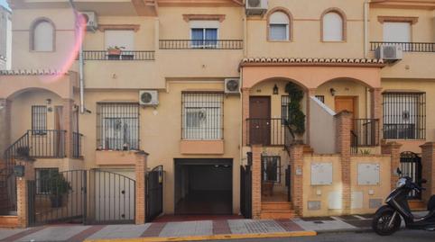 Foto 2 de Casa adosada en venta en Calle Jarales, Atarfe, Granada