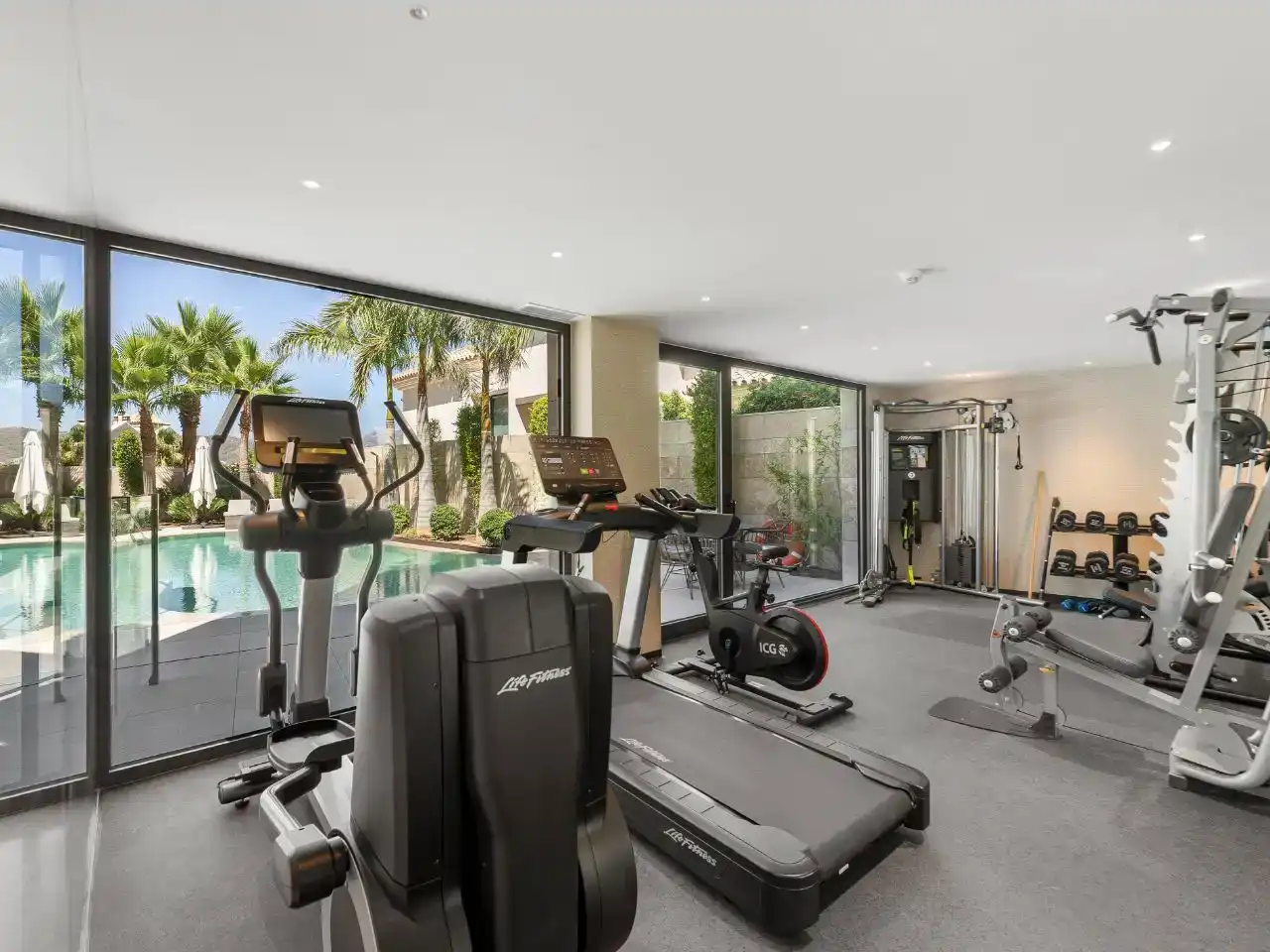 Piscina de Apartament en venda en Benahavís amb Aire condicionat, Piscina i Balcó