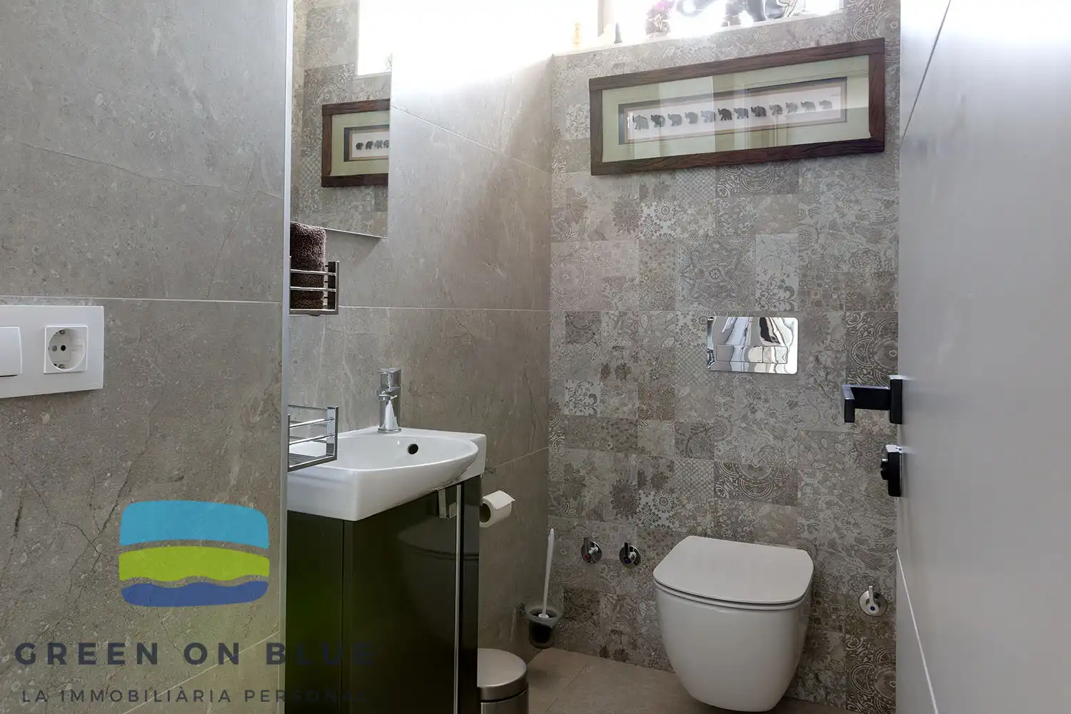 Bathroom of Houses for sale in Peralada  with Air Conditioner, Oven and Washing machine