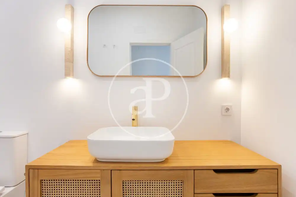 Badezimmer von Wohnung zum Verkauf in Valencia mit Klimaanlage und Heizung