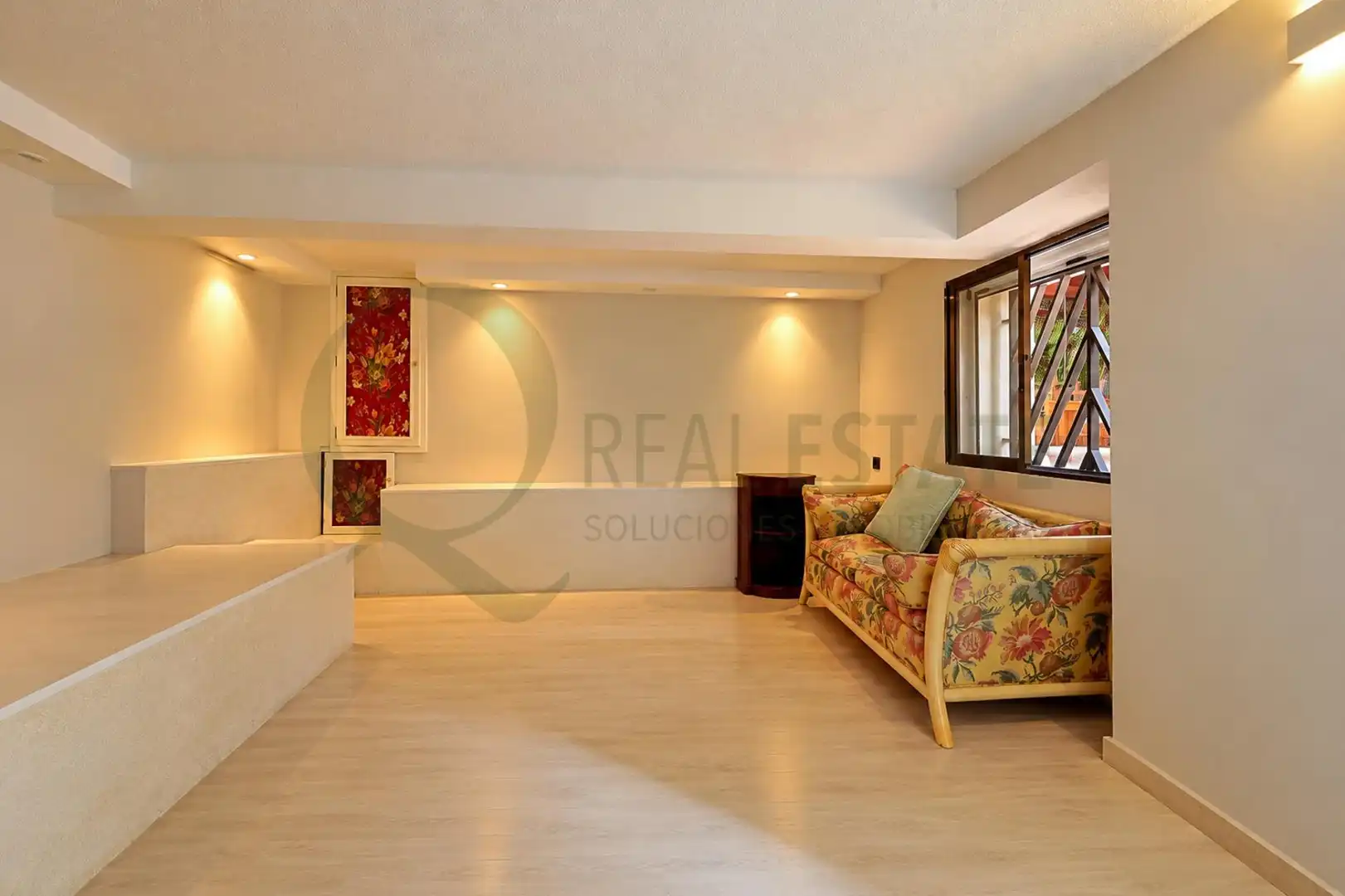 Haus oder Chalet zum Verkauf in Alicante / Alacant mit Klimaanlage, Heizung und Privatgarten