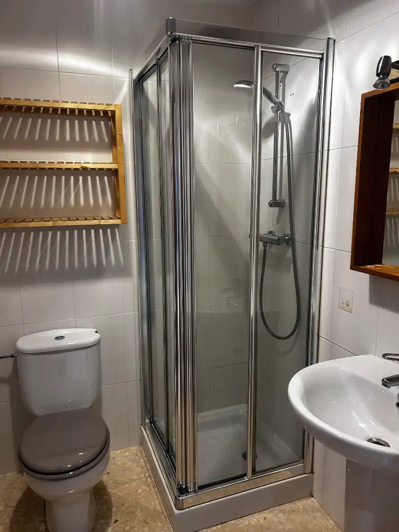 Bathroom of Flat for sale in Terrassa  with Private garden, Furnished and Balcony