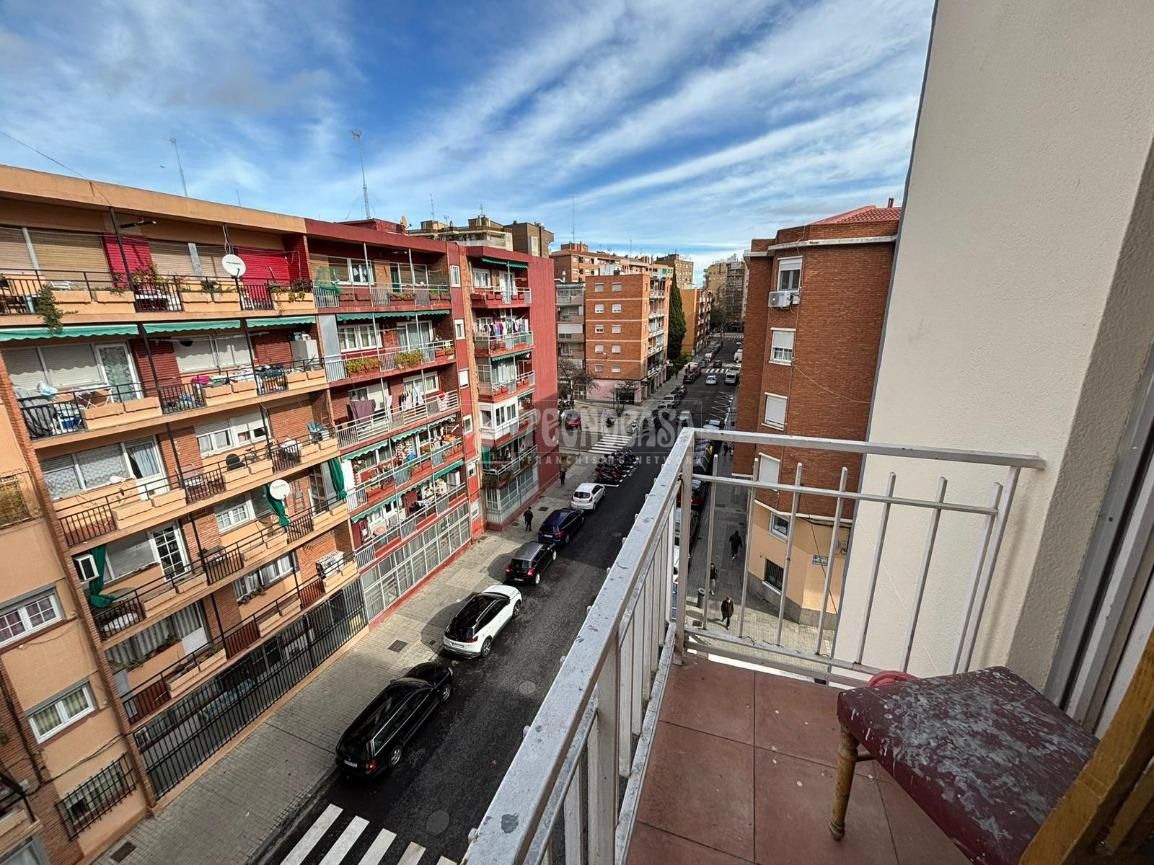 Exterior view of Flat for sale in  Zaragoza Capital