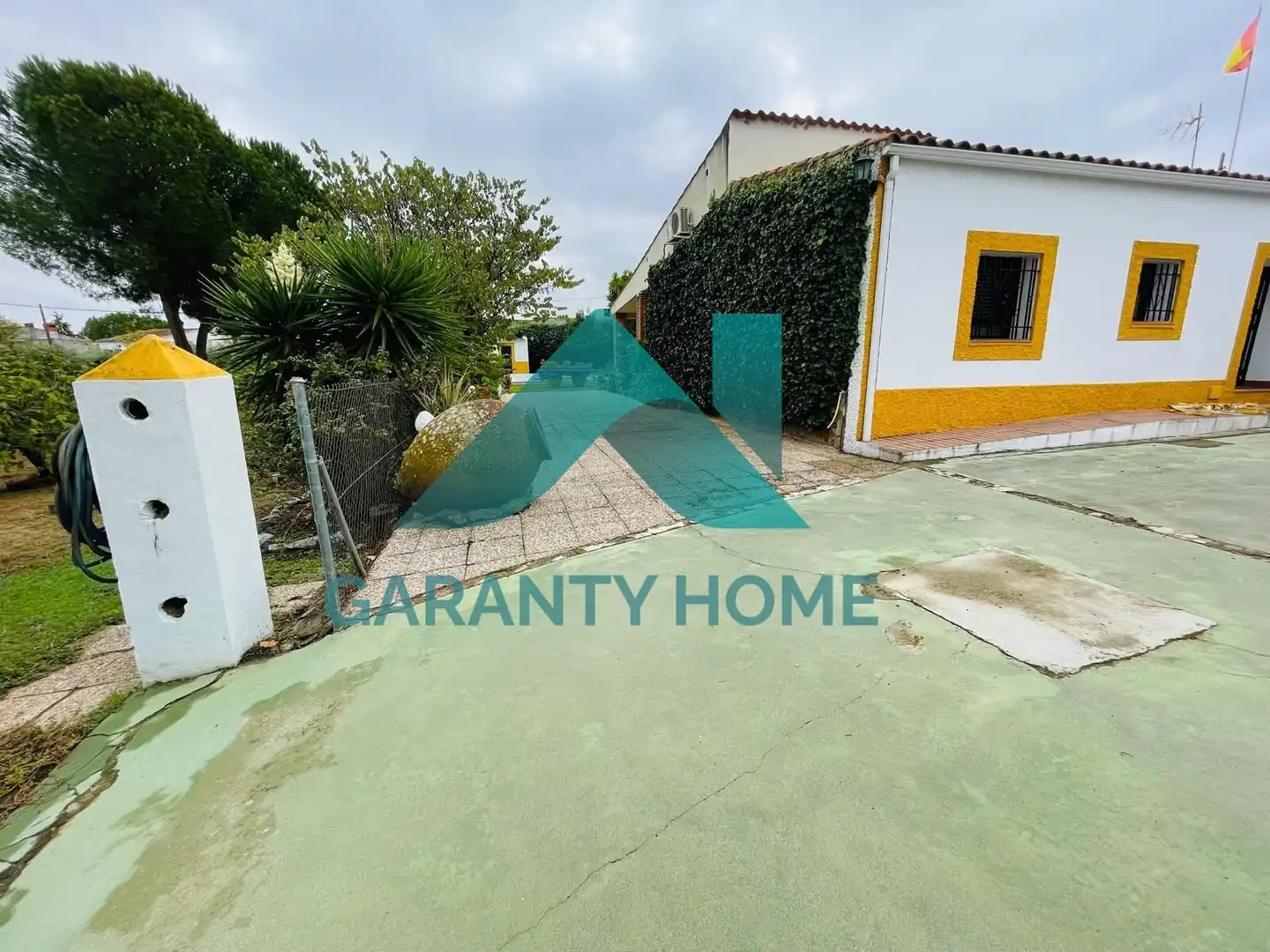 Exterior view of Houses for sale in Casar de Cáceres  with Air Conditioner, Private garden and Terrace