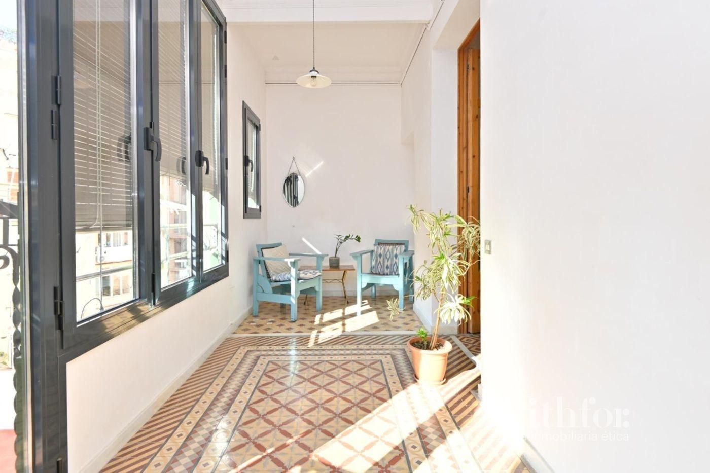 Apartment to rent in  Barcelona Capital  with Heating, Terrace and Balcony