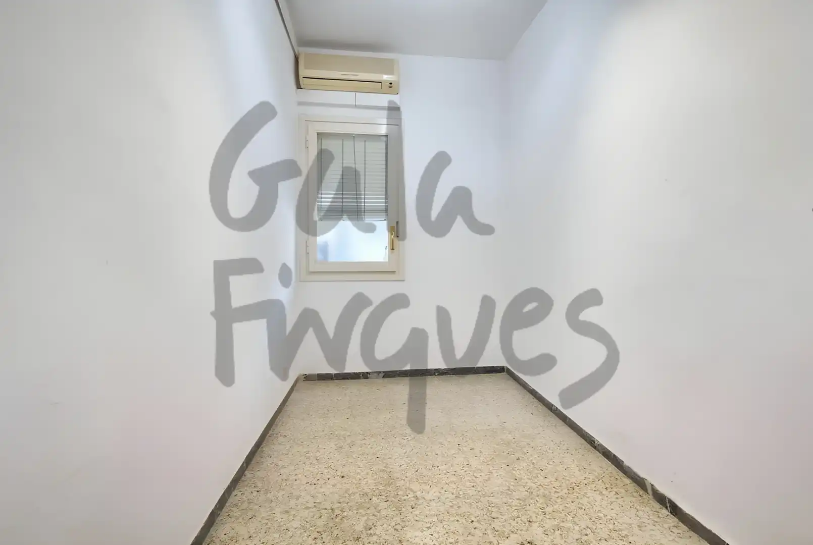 Bedroom of Flat for sale in Barcelona  with Air Conditioner and Balcony