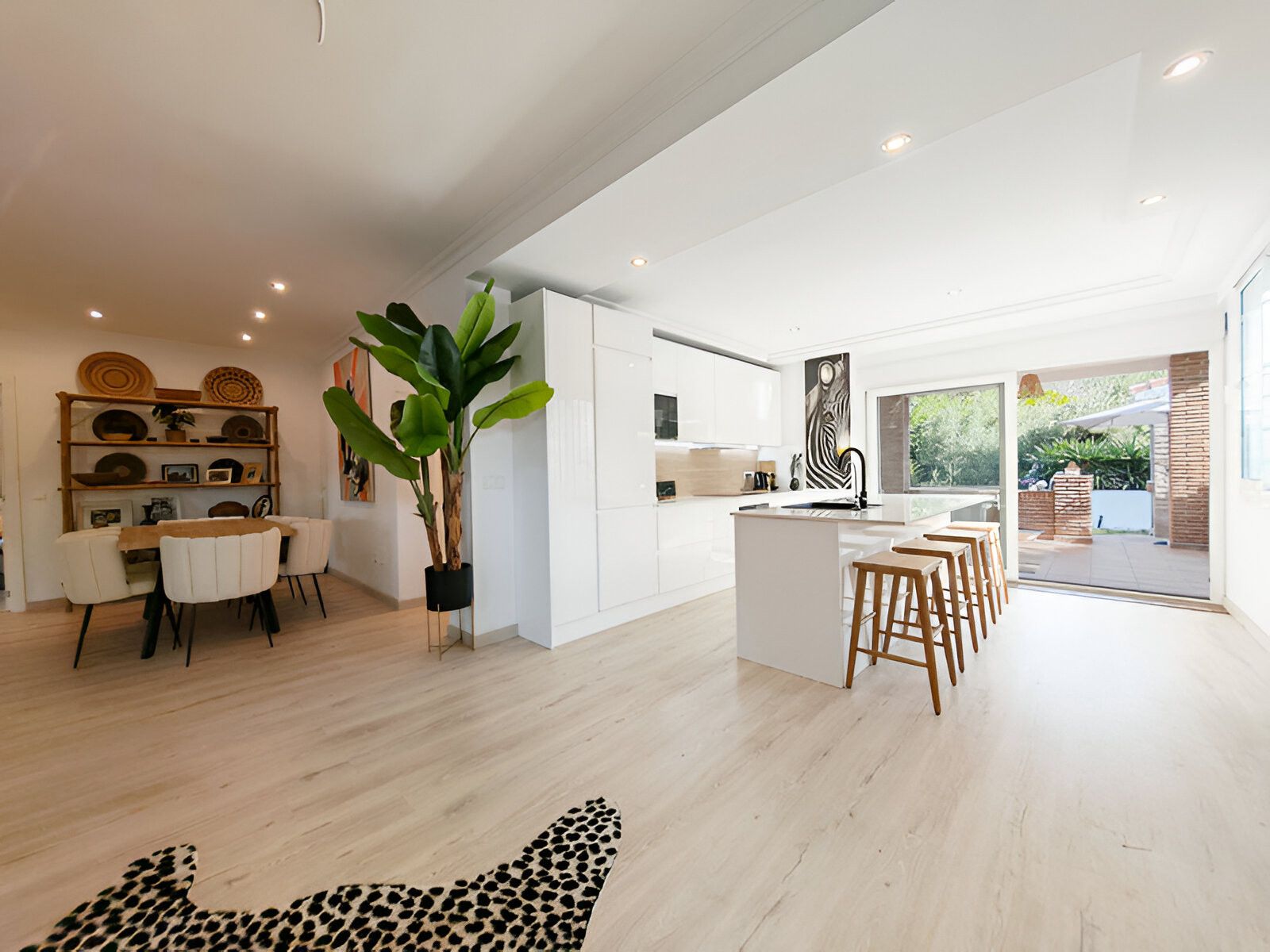 Kitchen of House or chalet for sale in Marbella  with Air Conditioner, Private garden and Terrace