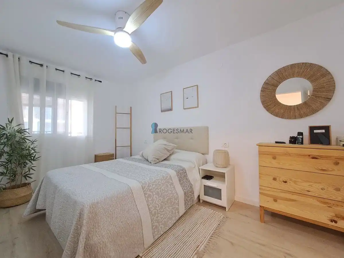 Dormitori de Apartament en venda en Benicasim / Benicàssim amb Piscina comunitària