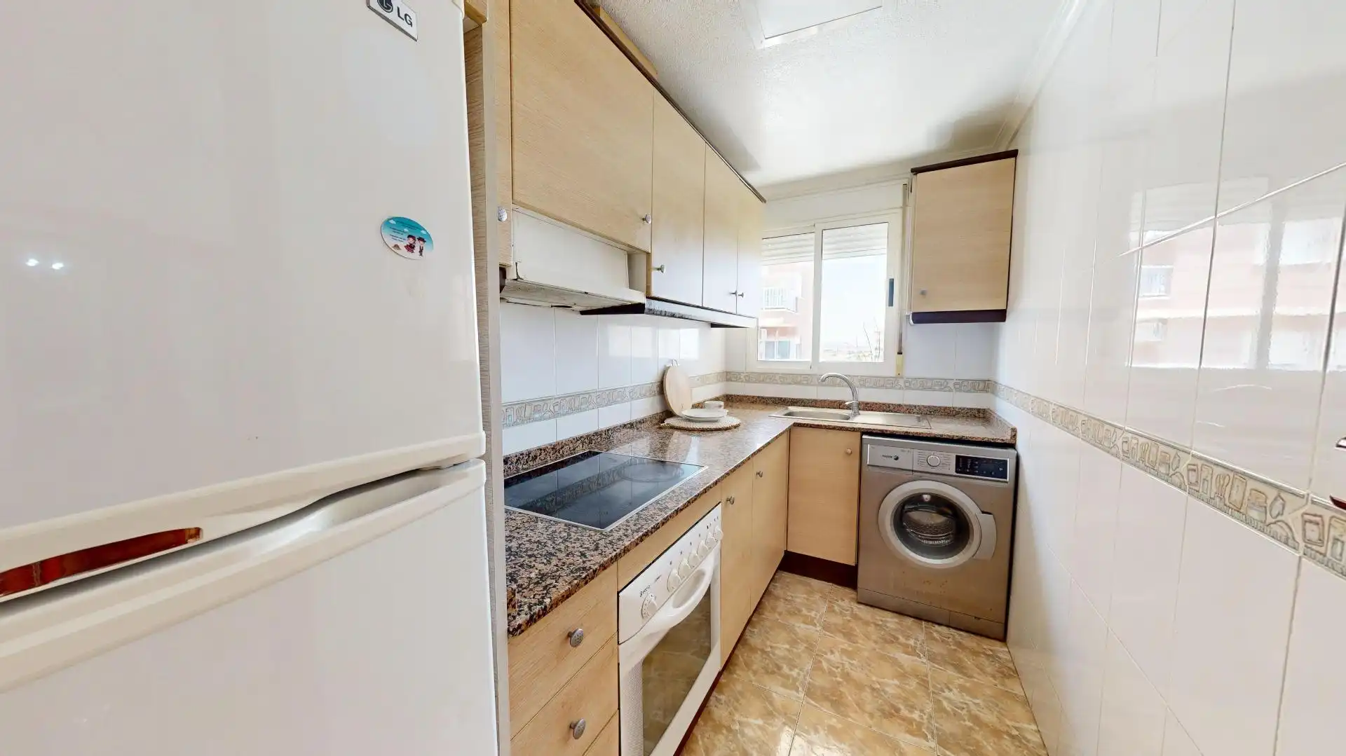 Cocina de Apartamento en venta en Torrevieja con Amueblado, Balcón y Piscina comunitaria