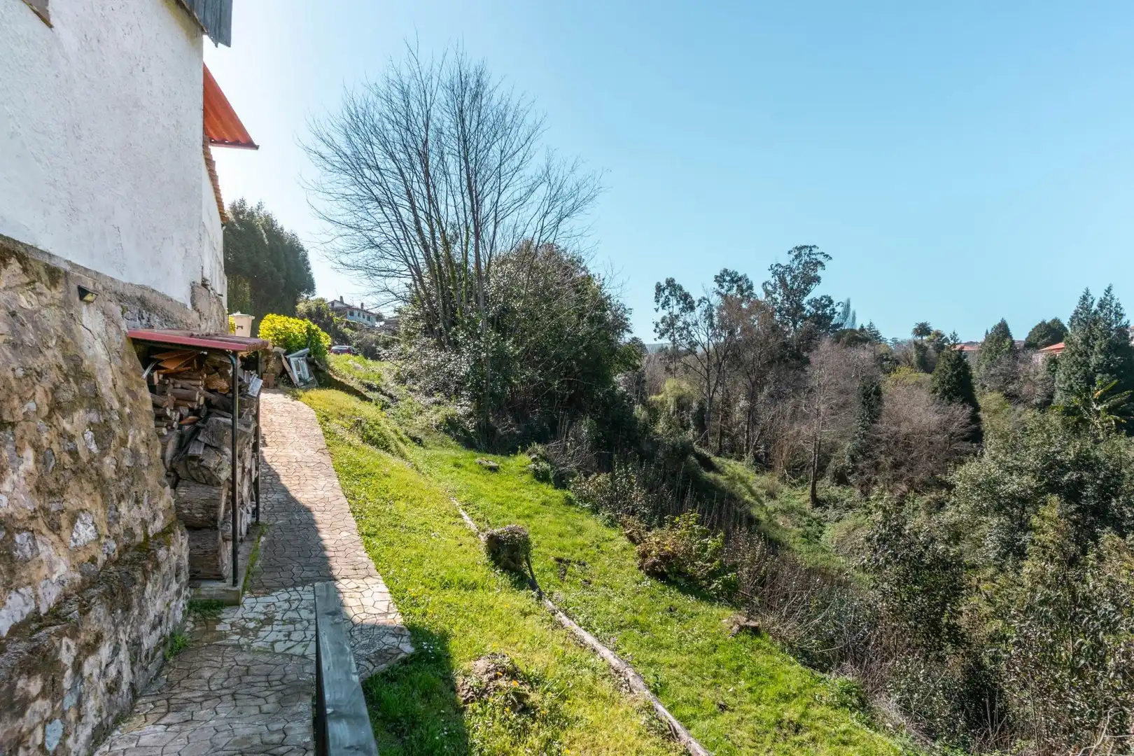 Vista exterior de Casa o xalet en venda en Muros de Nalón amb Calefacció, Jardí privat i Traster