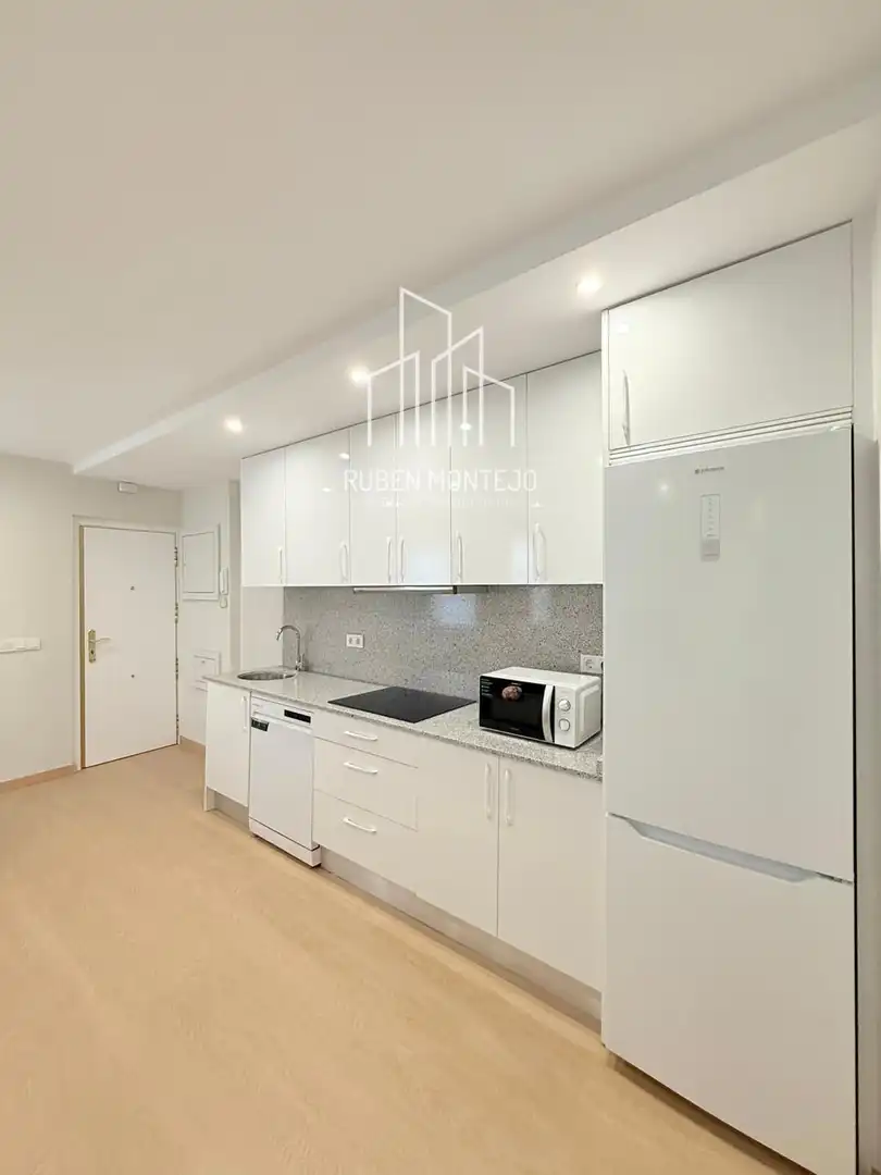 Kitchen of Flat for rent in Salamanca  with Heating, Storage room and Furnished