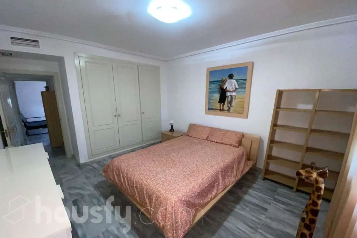 Schlafzimmer von Wohnung zur Miete in Sevilla mit Klimaanlage, Heizung und Terrasse