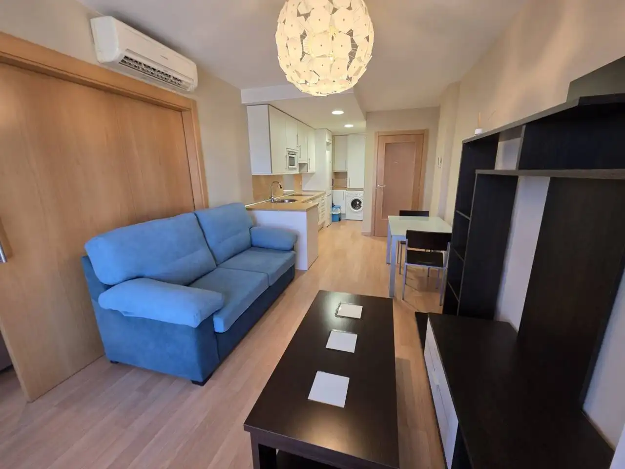 Sala de estar de Piso de alquiler en Fuenlabrada con Aire acondicionado, Calefacción y Trastero