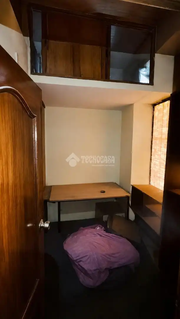 Habitación de Local en venta en Madrid