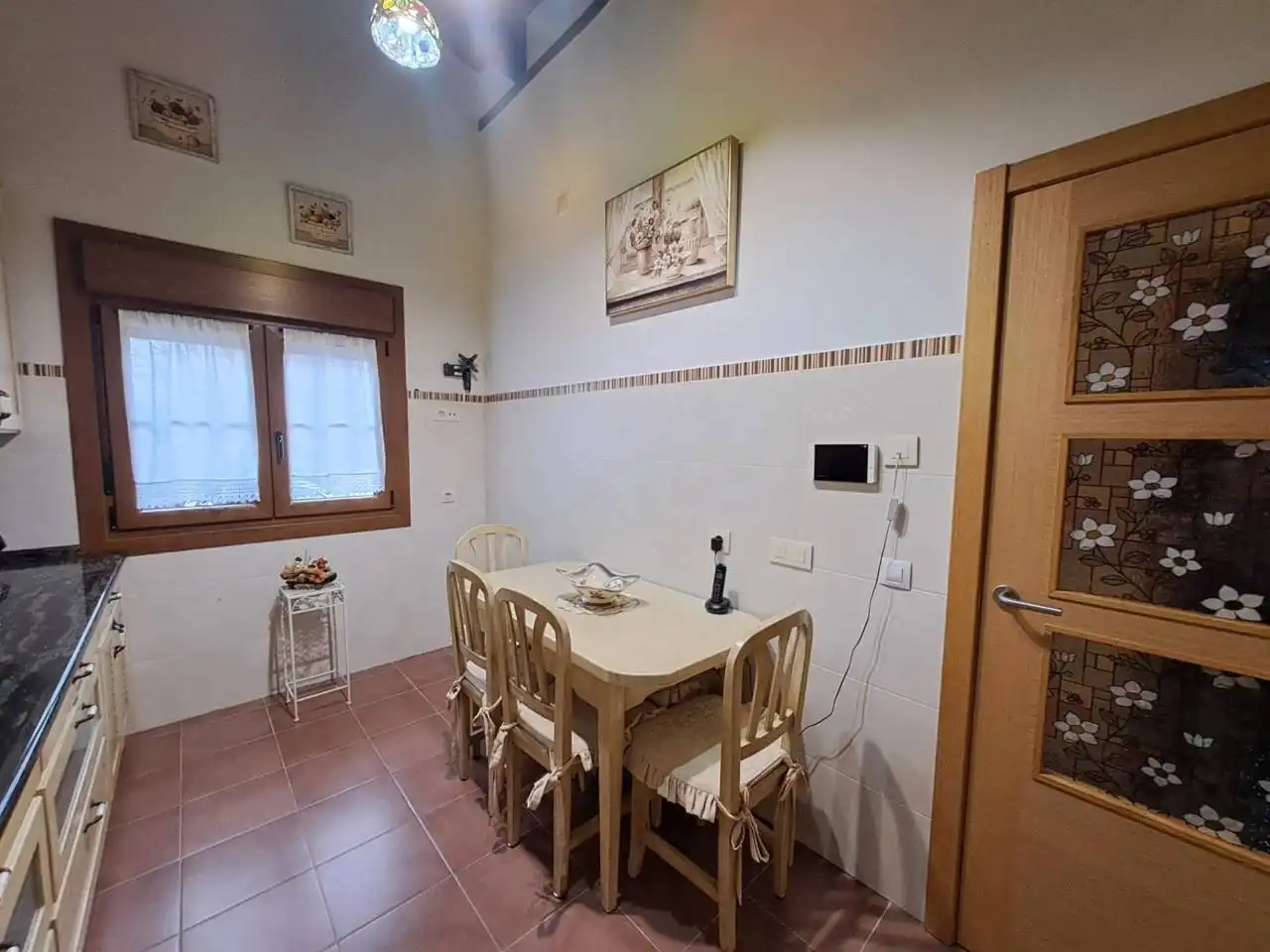 Cuina de Casa adosada en venda en Villagonzalo Pedernales amb Calefacció, Jardí privat i Terrassa