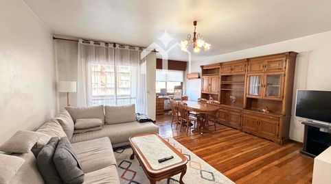 VIVIENDA AMPLIA CON TERRAZA Y GARAJE, CANGAS