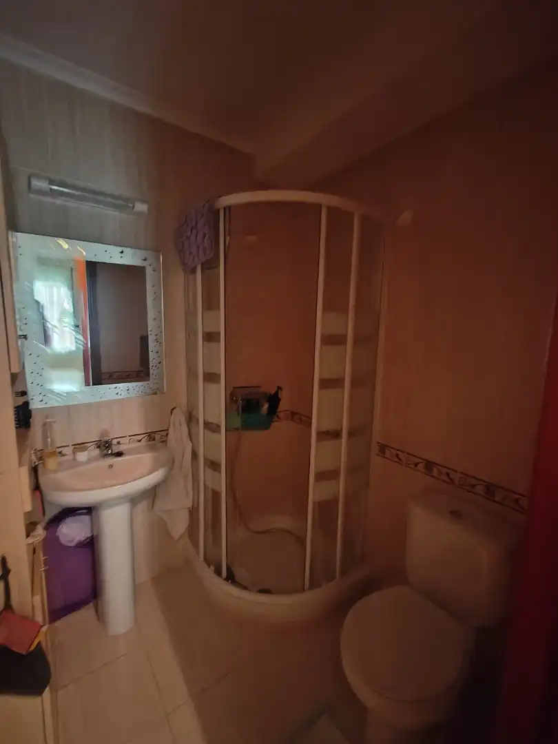 Badezimmer von Wohnung zum Verkauf in Castro-Urdiales mit Heizung, Terrasse und Möbliert