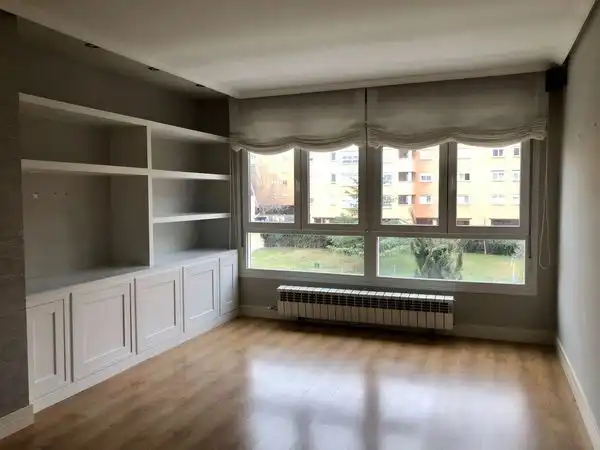 Sala d'estar de Pis de lloguer en Madrid amb Aire condicionat, Calefacció i Parquet